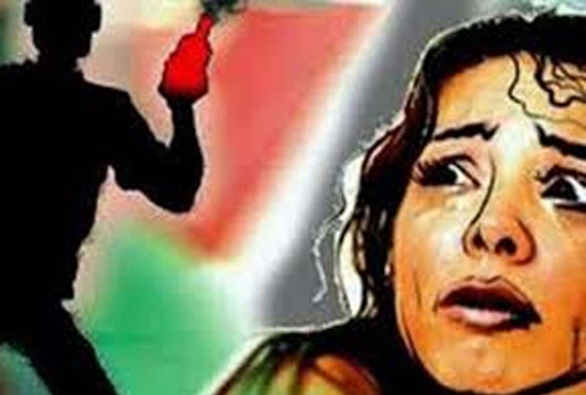 Acid was thrown on the returning woman after giving statement to CO in banda