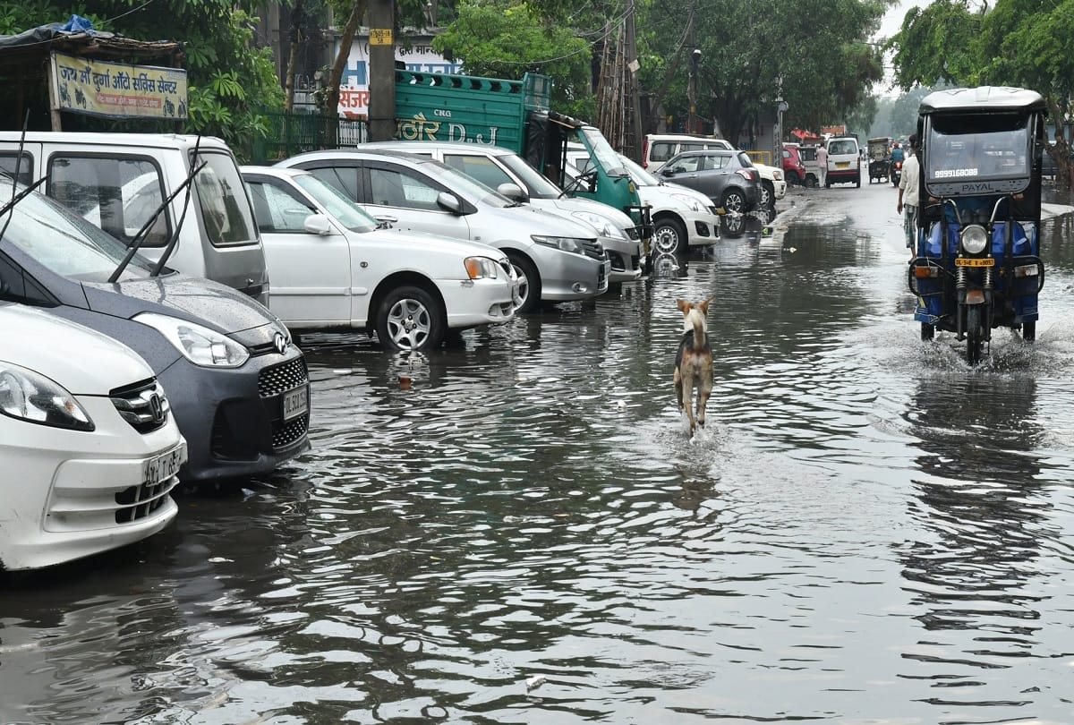 Monsoon updates in Delhi NCR Light rainfall lashes many areas water overflows on roads and streets