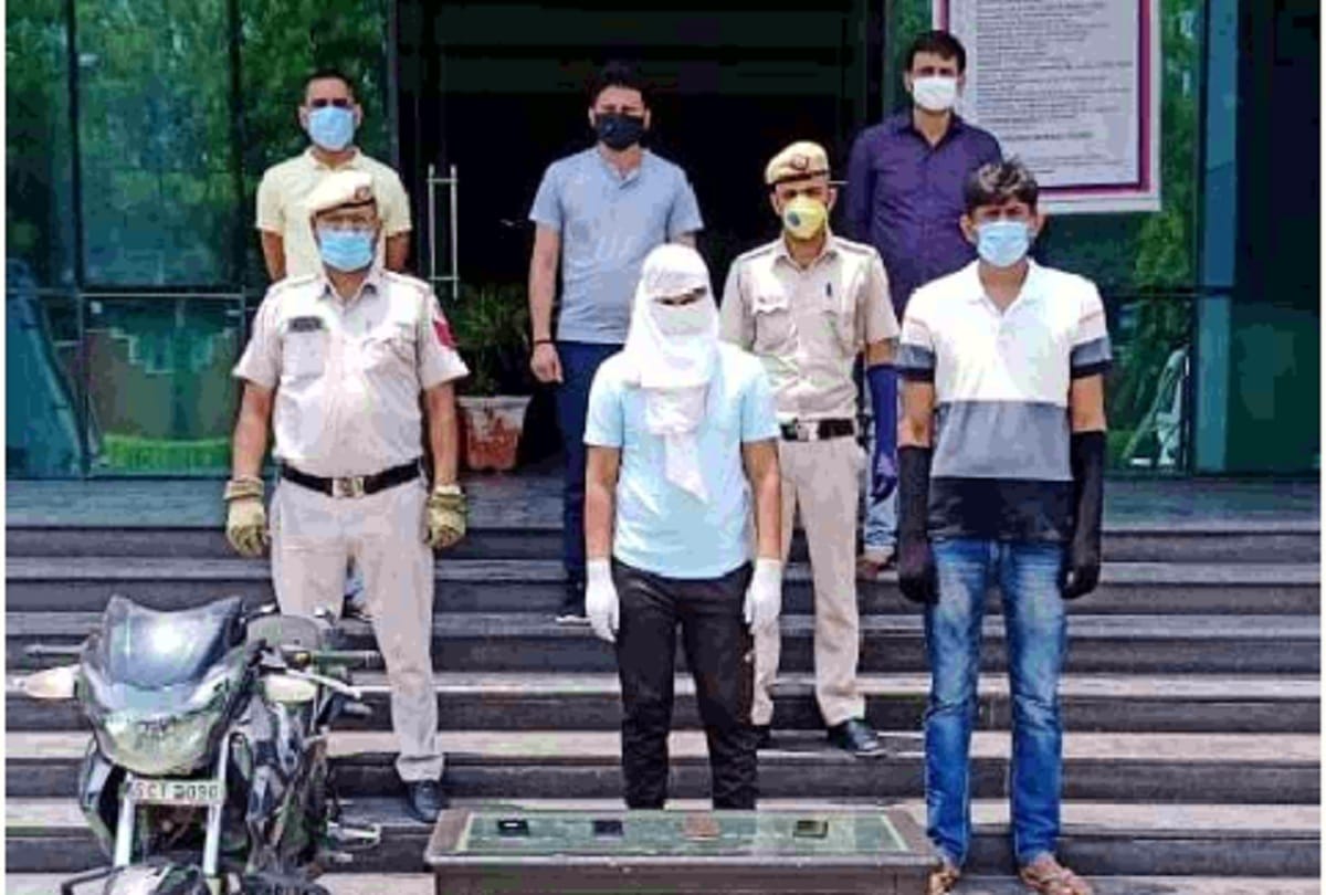 Delhi Police catches snatcher with help of Mobile founder app in Dwarka