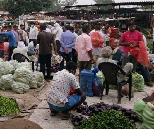 Social distancing is not being followed in vegetable market