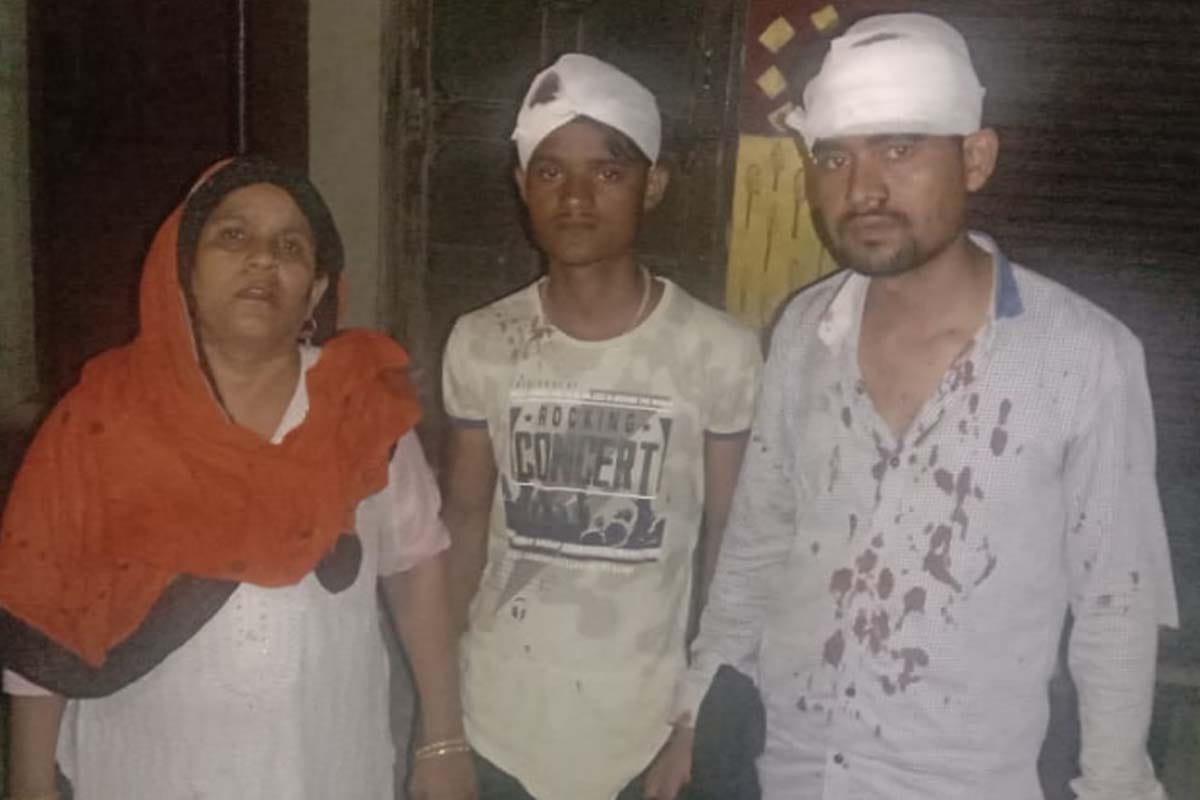 two parties fights over a dispute of fifty rupee, three injured