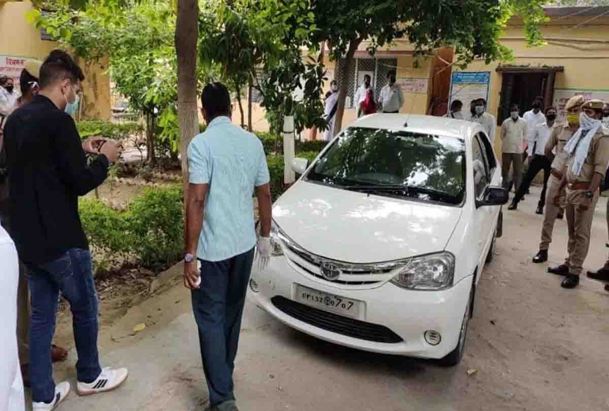 UP: attack on judge's car in auraiya