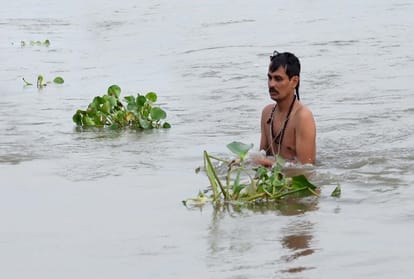 Difficulties of people living on the banks of Ganga-Yamuna in Prayagraj