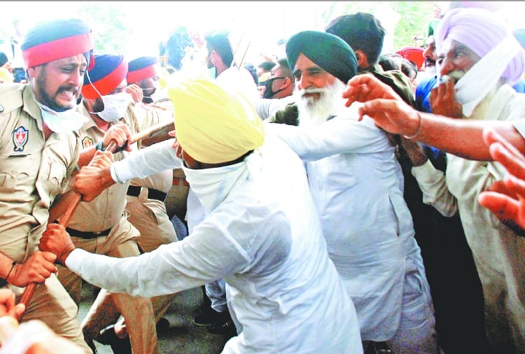 Aam Aadmi Party protests in Bathinda of Punjab