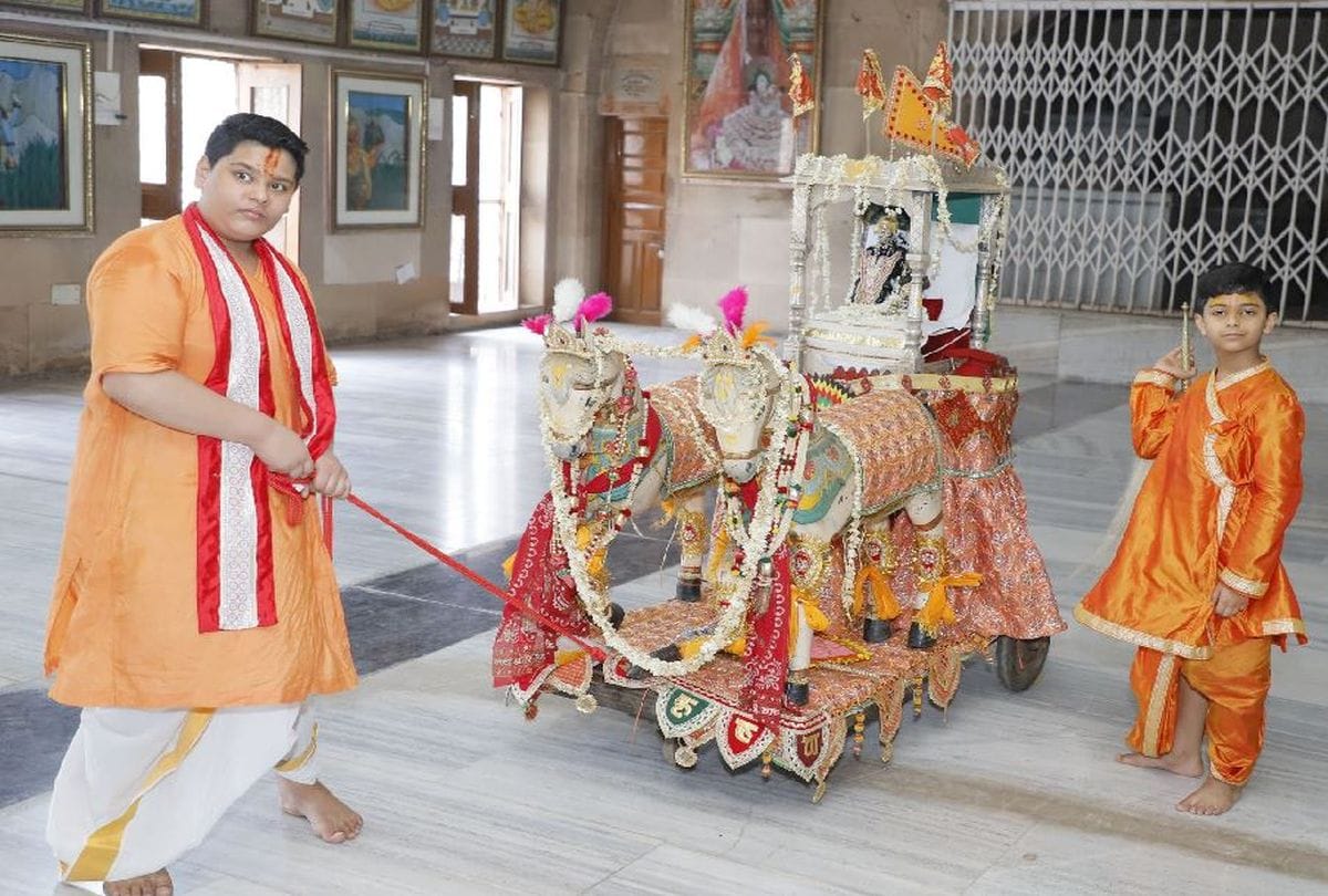 Rath Yatra In Thakur Dwarkadhish Temple Mathura Today