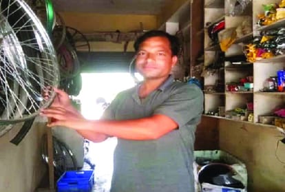 Guest teachers compelled to put up punctures and sell vegetables