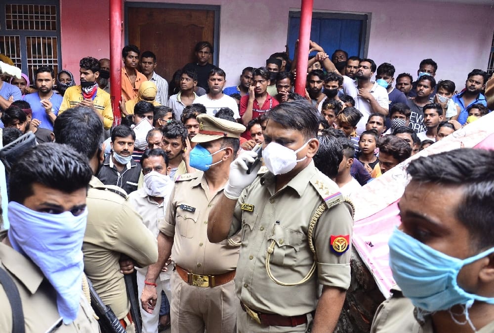A man murdered his wife for not giving bike in dawry in Bahraich.