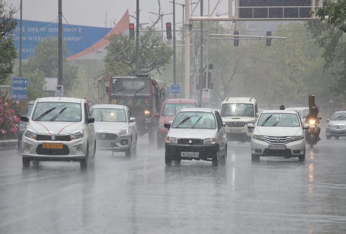 Delhi NCR weather updates rain in many areas of capital leads mercury down