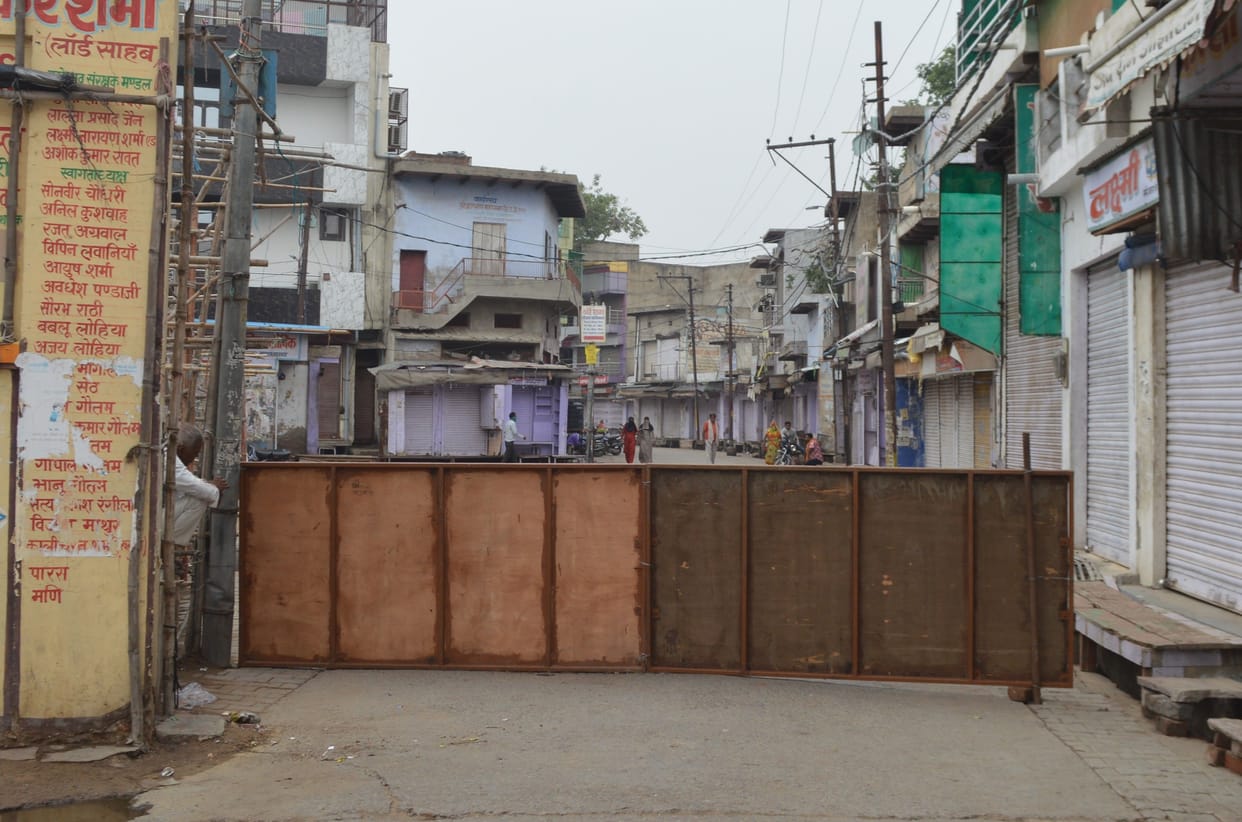 Hathras: Shopkeepers confused, few shops in open markets