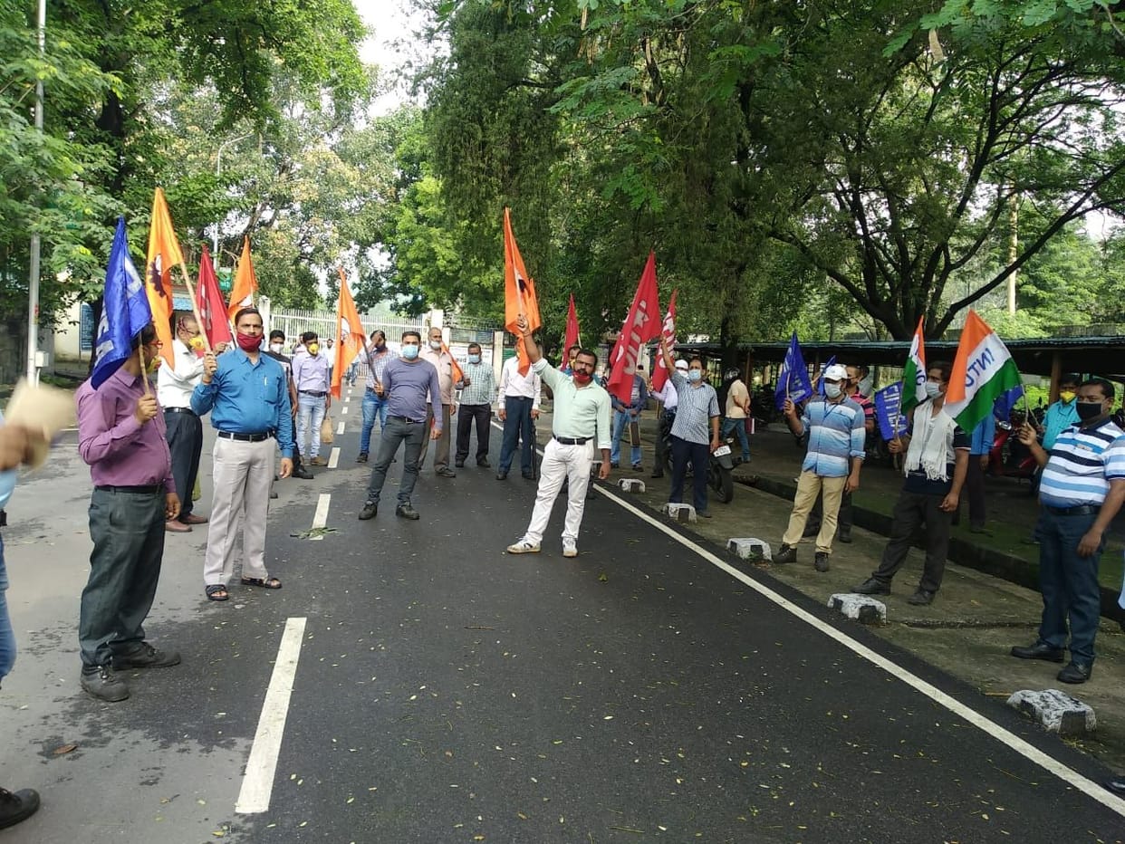 Coal workers demonstrated on commercial mining