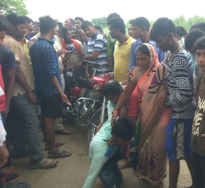 Body, sensation of young man found hanging from acacia tree
