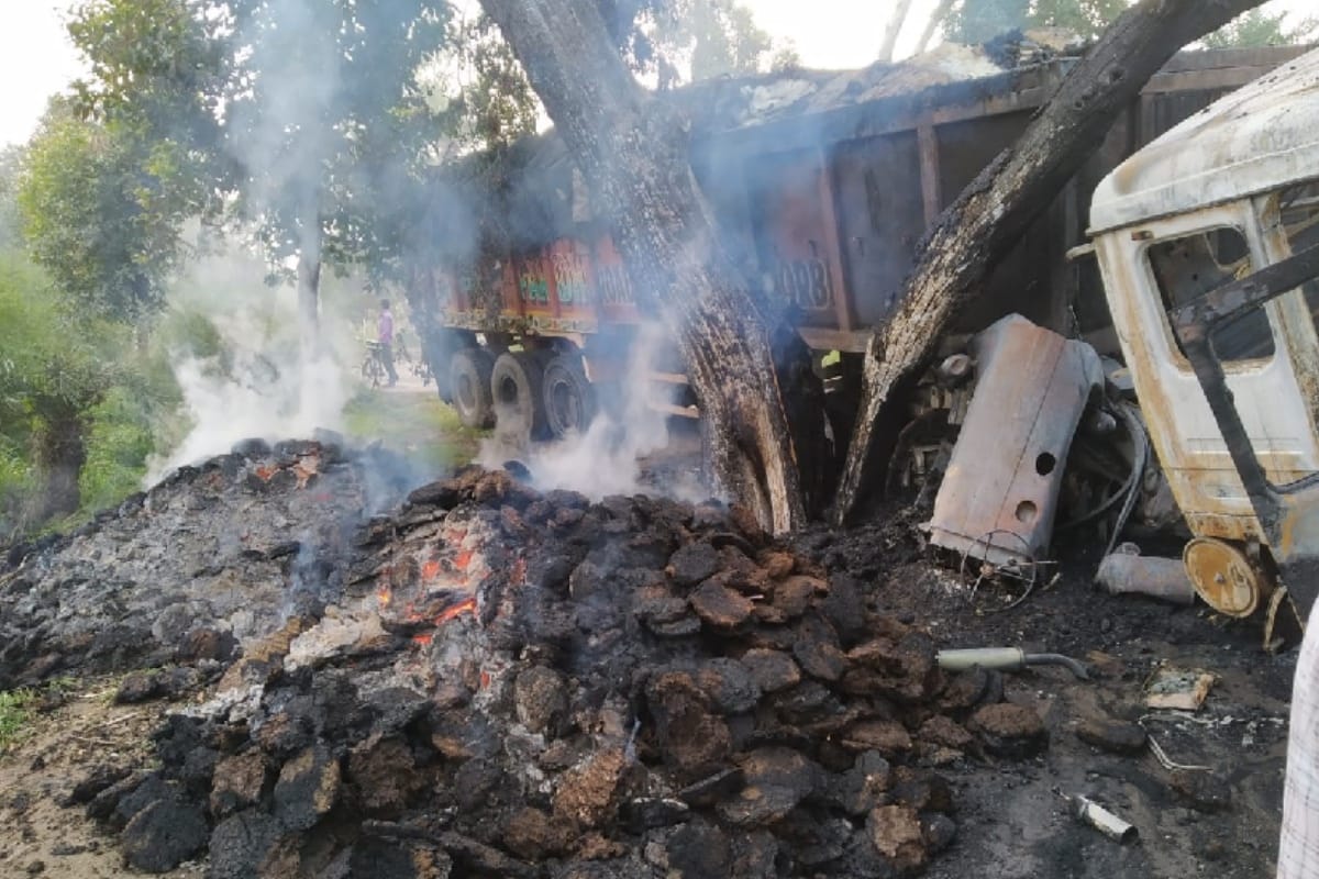 Truck carrying sugar bags dragged tractor-trolley on Meerut-Pauri highway, fire engulfed