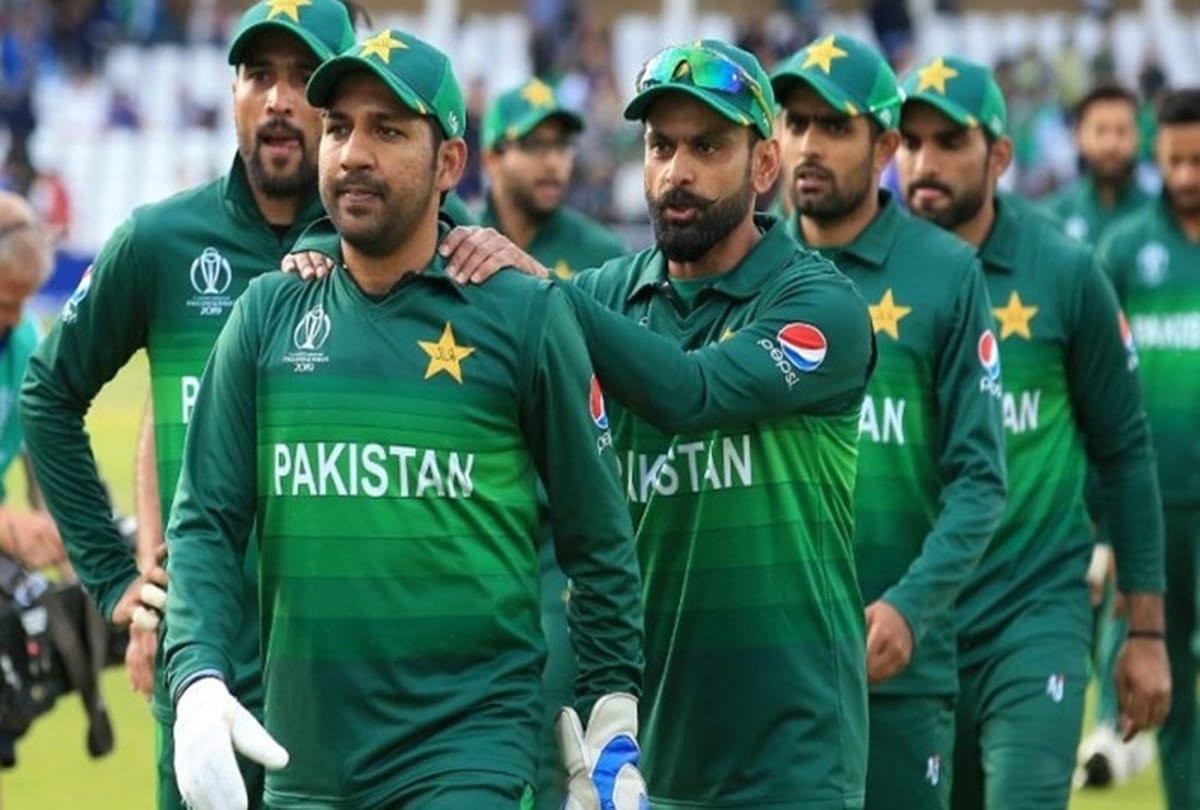 10 players dropped from Pakistan's England tour over virus