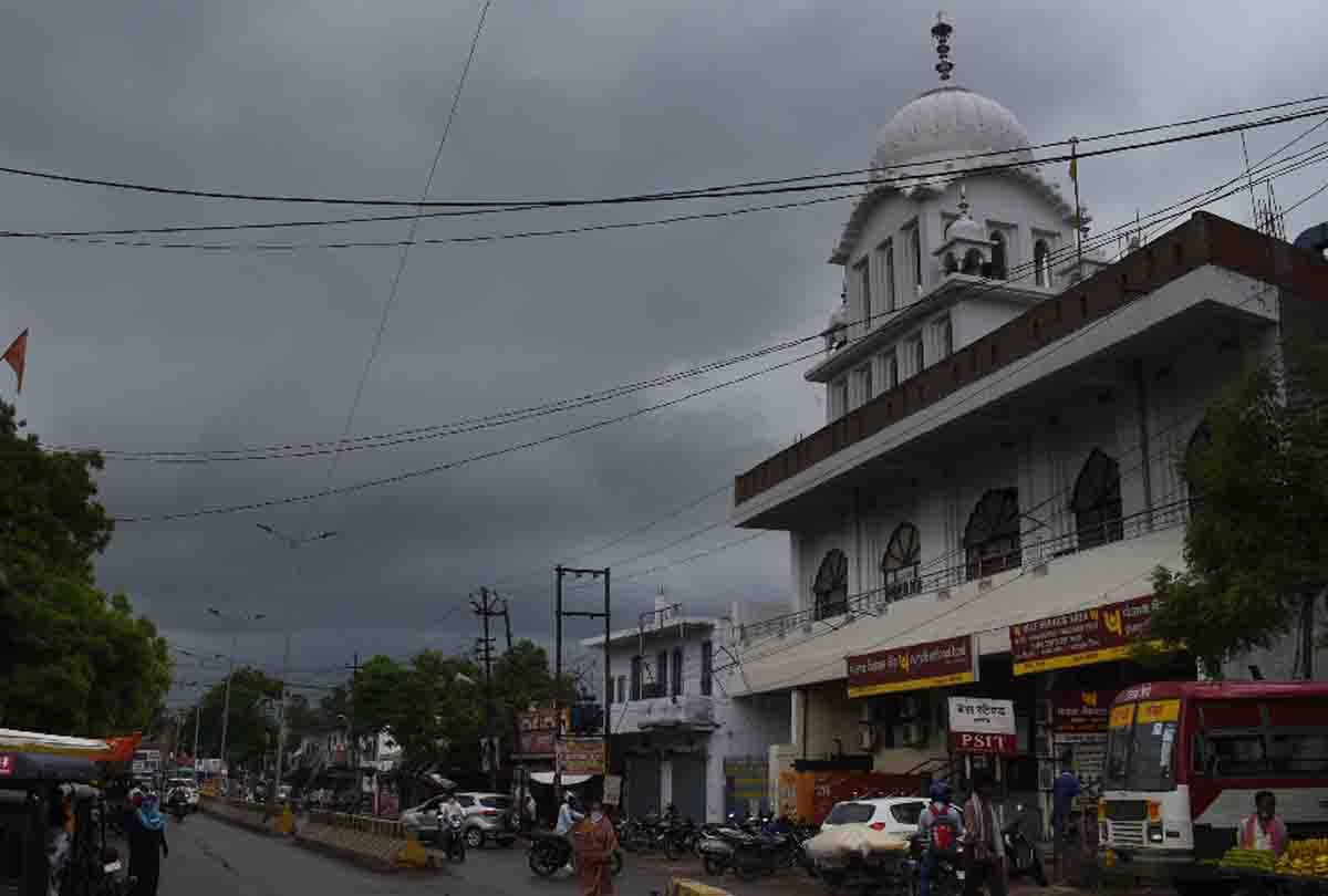 weather report of up: Two killed due to lightning with rain with strong winds