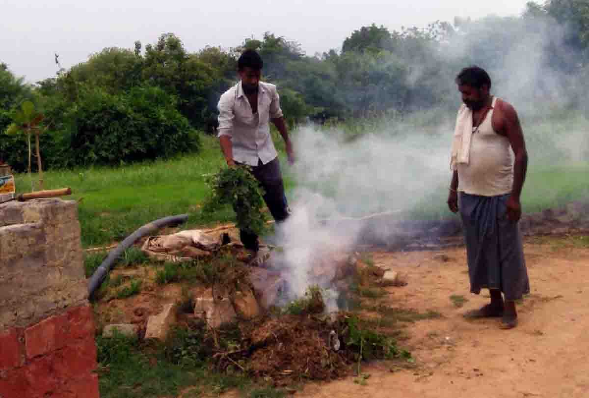 Seven Locust party attacked in chitrakoot