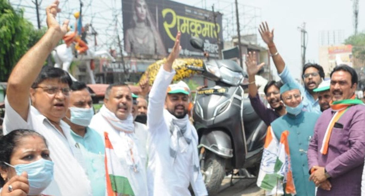 Demonstrated protest against rising oil prices