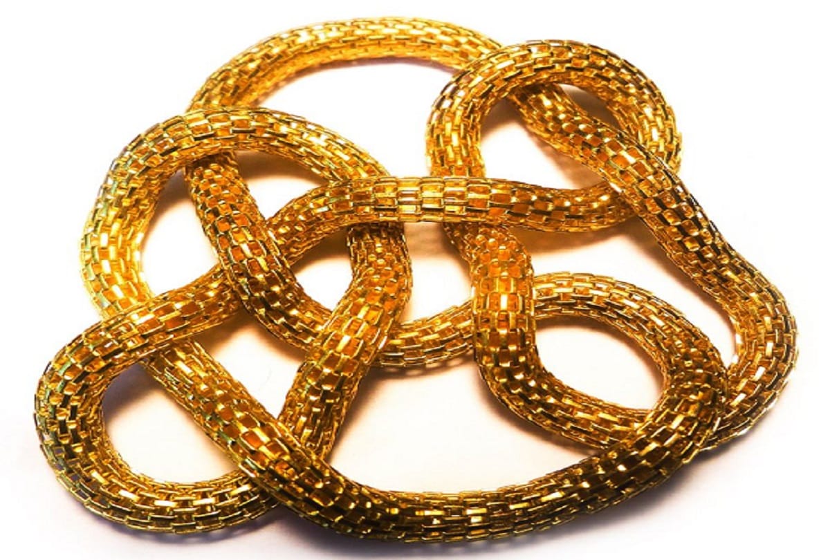 50 years old conway knot problem of Maths solved by a girl Lisa Piccirillo