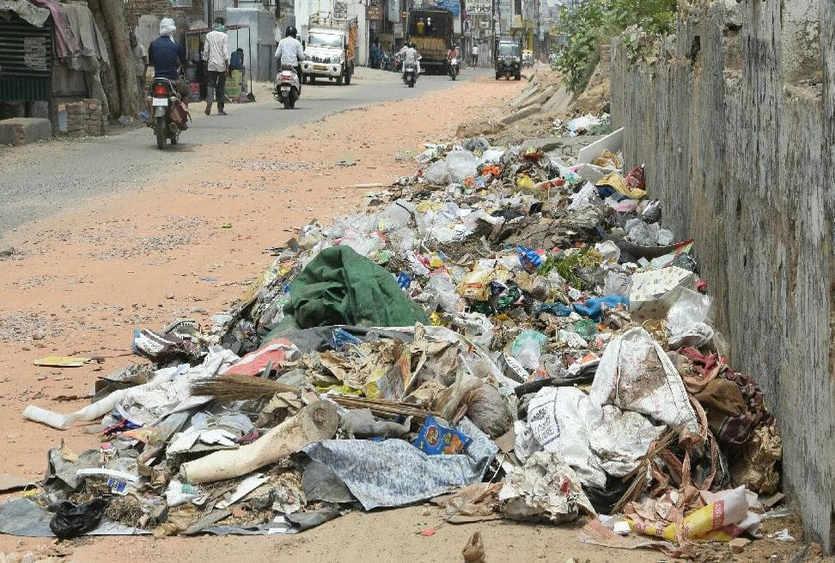 Nagar Nigam Fail In Door To Door Garbage Collection