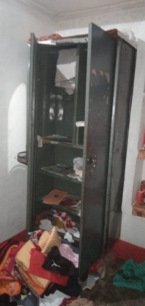 Thief in advocate house