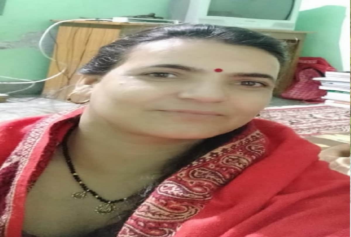kishtwar road accident jammu kashmir, Head constable was going on a picnic with family, car fell in river
