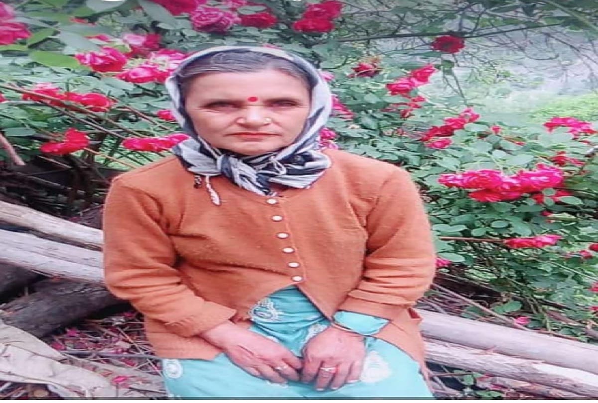 kishtwar road accident jammu kashmir, Head constable was going on a picnic with family, car fell in river
