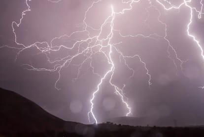 Lightning struck two children and six including farmer in Purvanchal