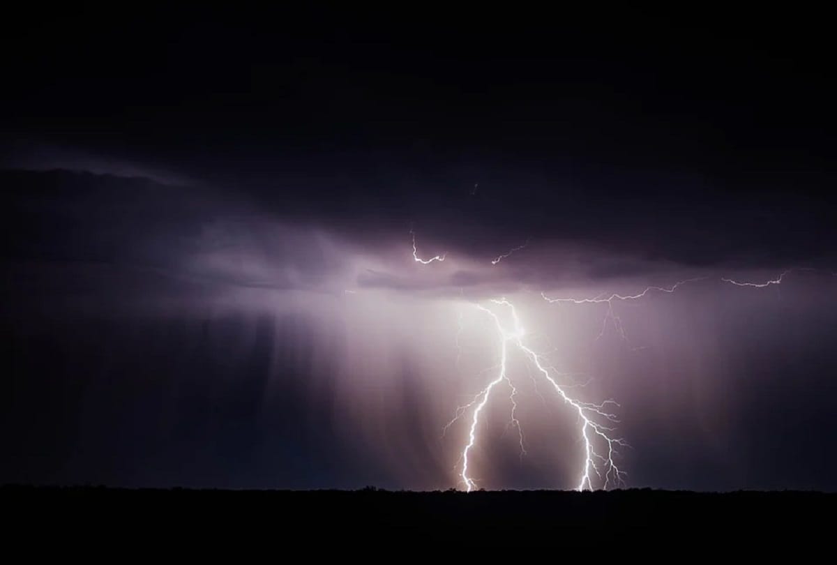 Interesting and strange facts about Sky lightning