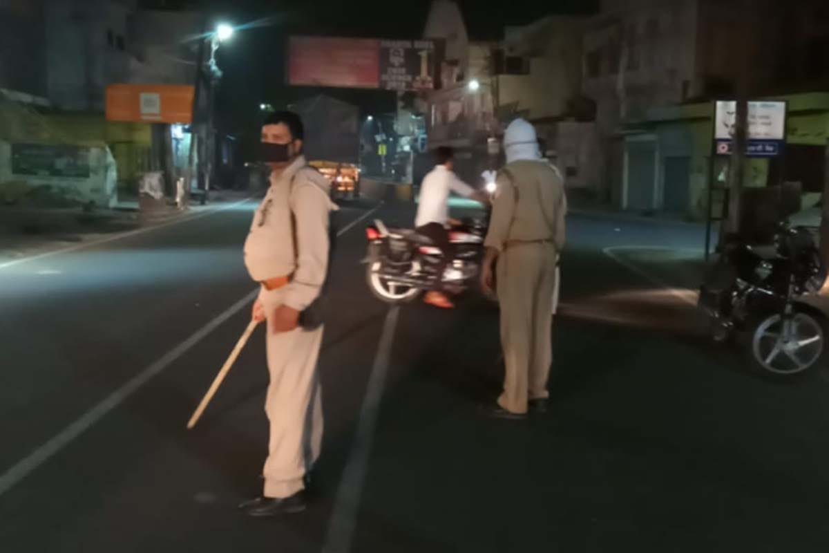 Kinnars in two sides, four injured in Lisadi Gate areain meerut