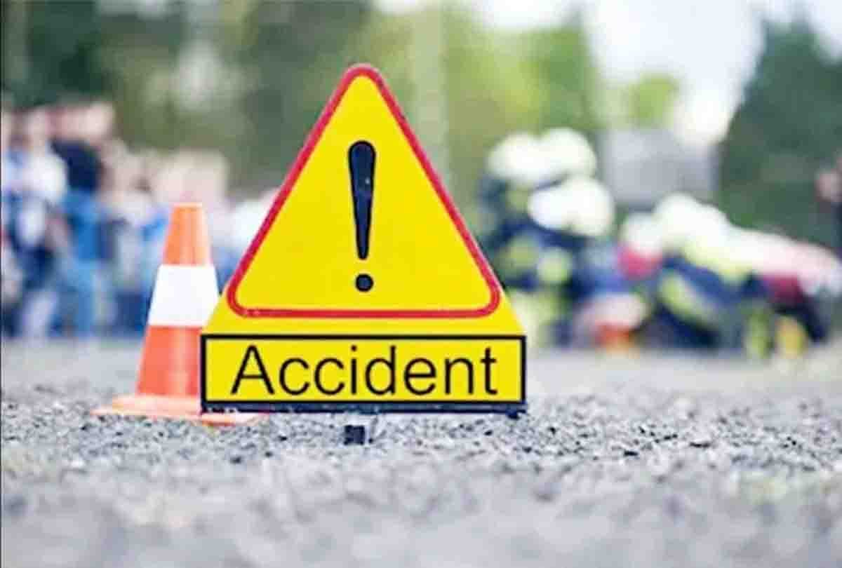 Kannauj: High speed pickup overturned in Barat, driver killed in accident