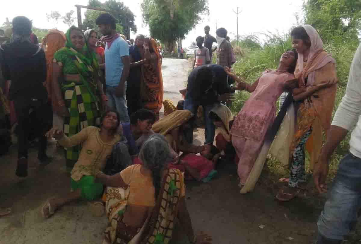 financial crisis due lockdown, uncle and nephew gave his life to jumped in front of train