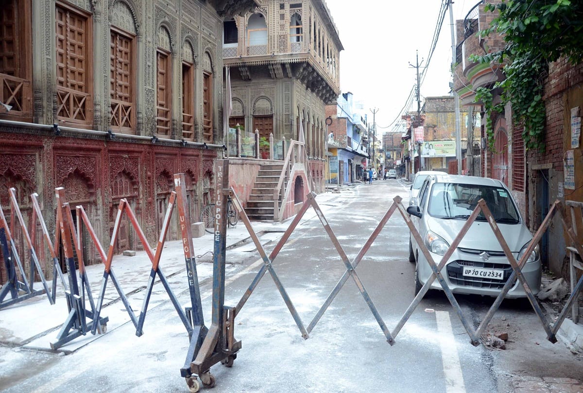 Ward seals of four private hospitals with 127 hot spots in Prayagraj