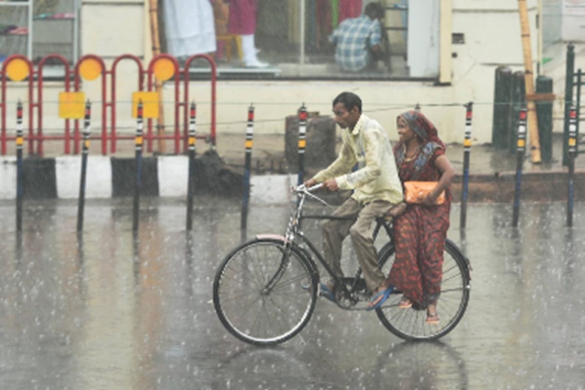 Thunderstorm in Bihar sky lightning took lives of many poeple in bihar and uttar pradesh monsoon state govt