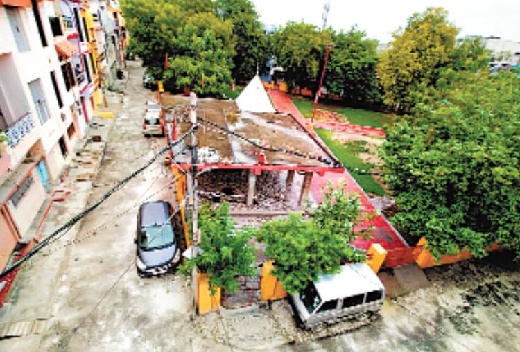 families of 37 houses are closed from four days in C block of rajaji puram in lucknow