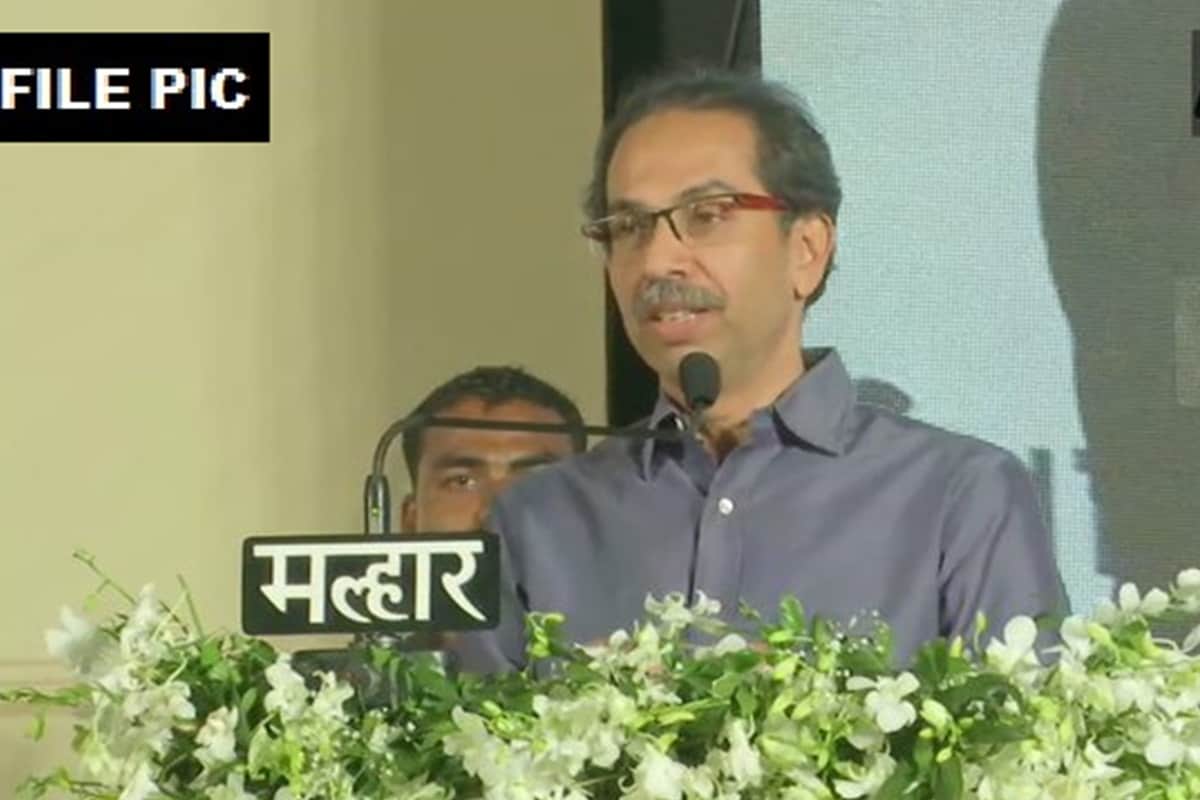 Kangana Ranaut angry on cm Uddhav Thackeray for his decision to open bar Restaurant and shut all temples