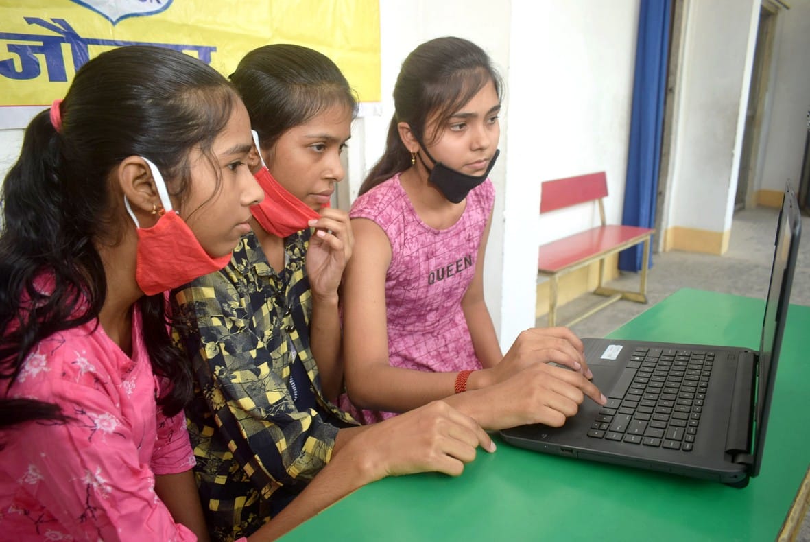 Hariom in high school, Jagriti topper in Inter in jaunpur