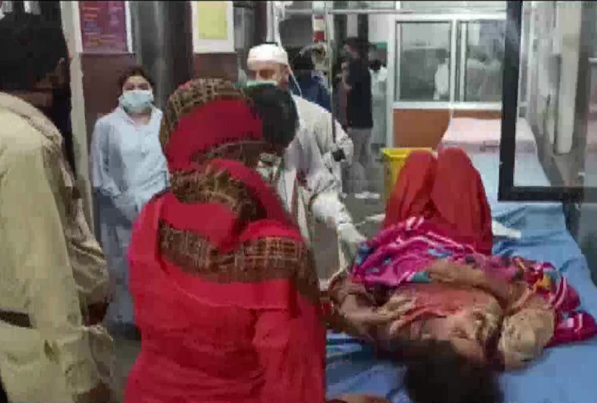 Pakistani army fired on the woman in poonch