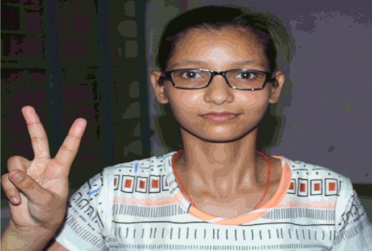 UP Board Result 2020 Priyanshi sagar high school topper in Rampur