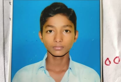 Farmer son Top in Maharajganj district in 12th board exam