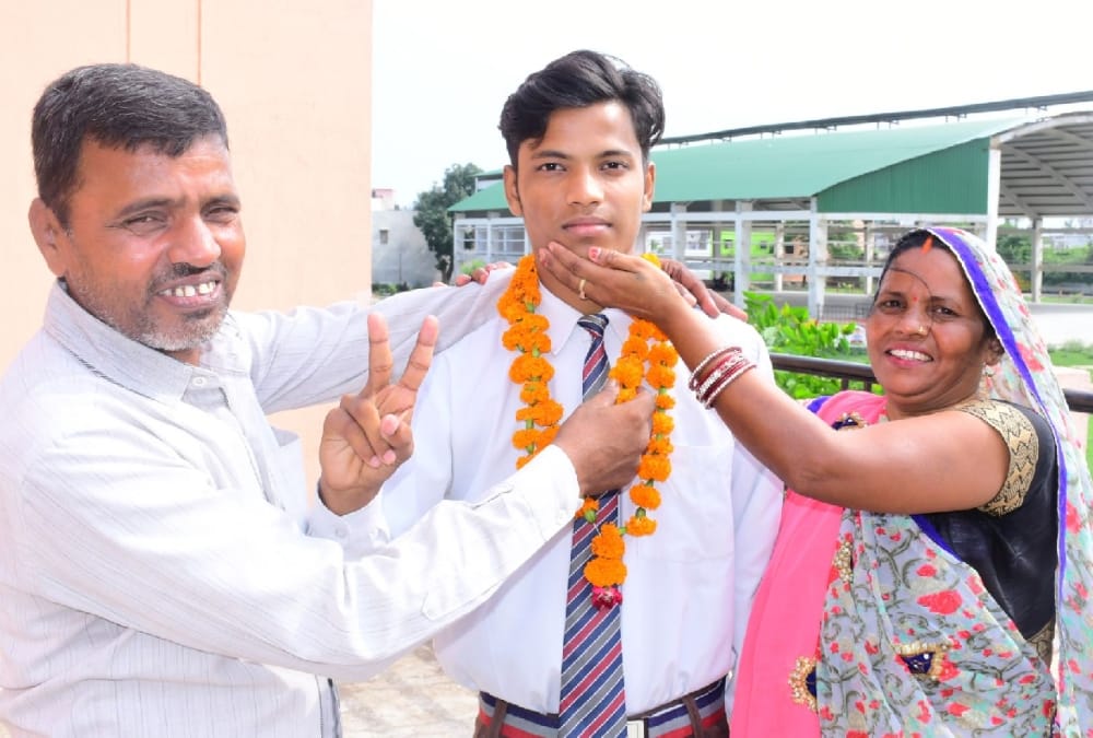 up board 10th 12th result 2020: Farmers son get place in top ten list of Uttar Pradesh Board.