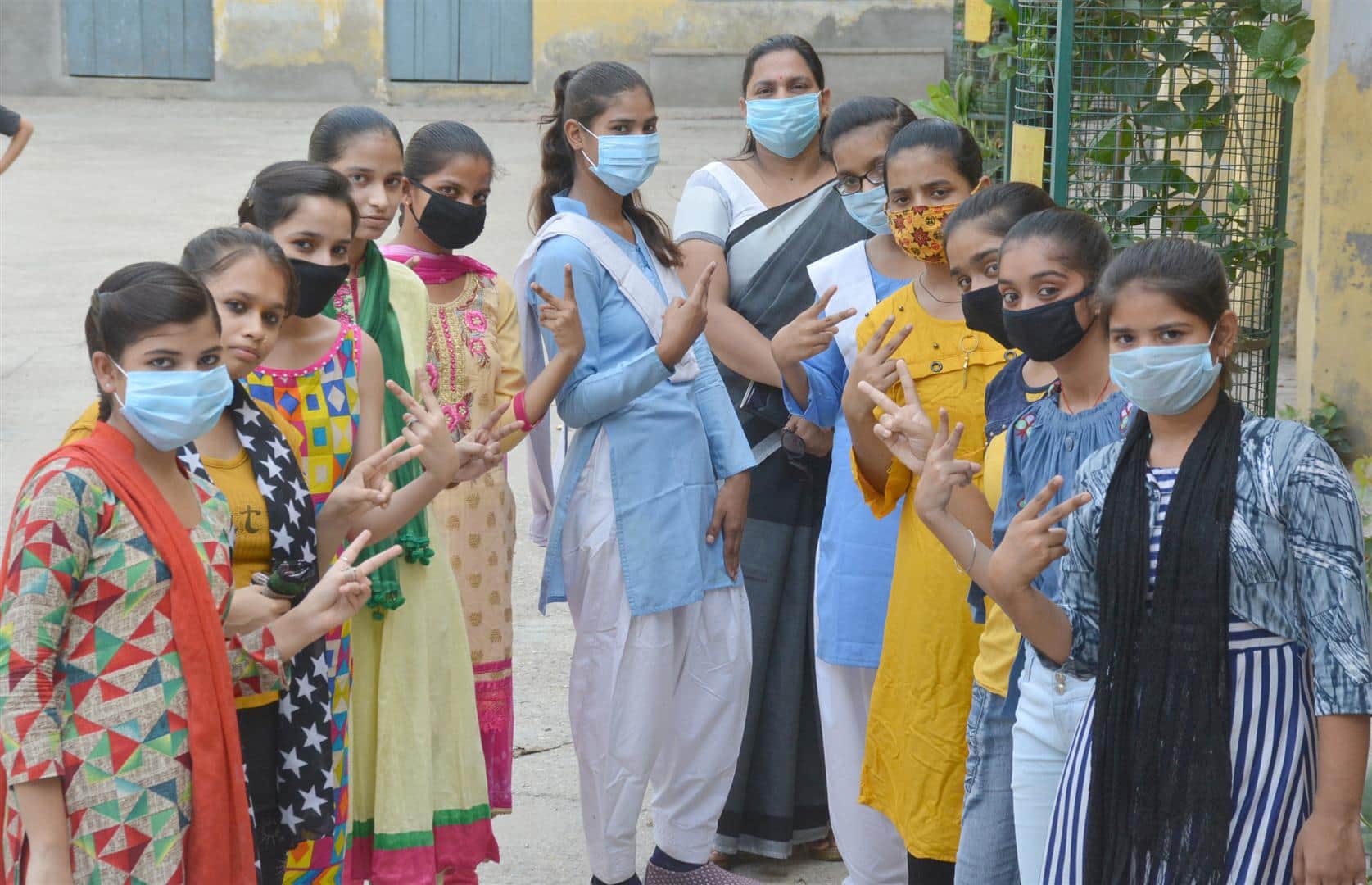 Scholarship for Graduate Girls in Bihar, Bihar Govt is giving 50000 Rs Scholarship to Girls Students