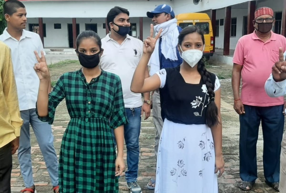 Girls top in high school and intermediate board exams at Deoria