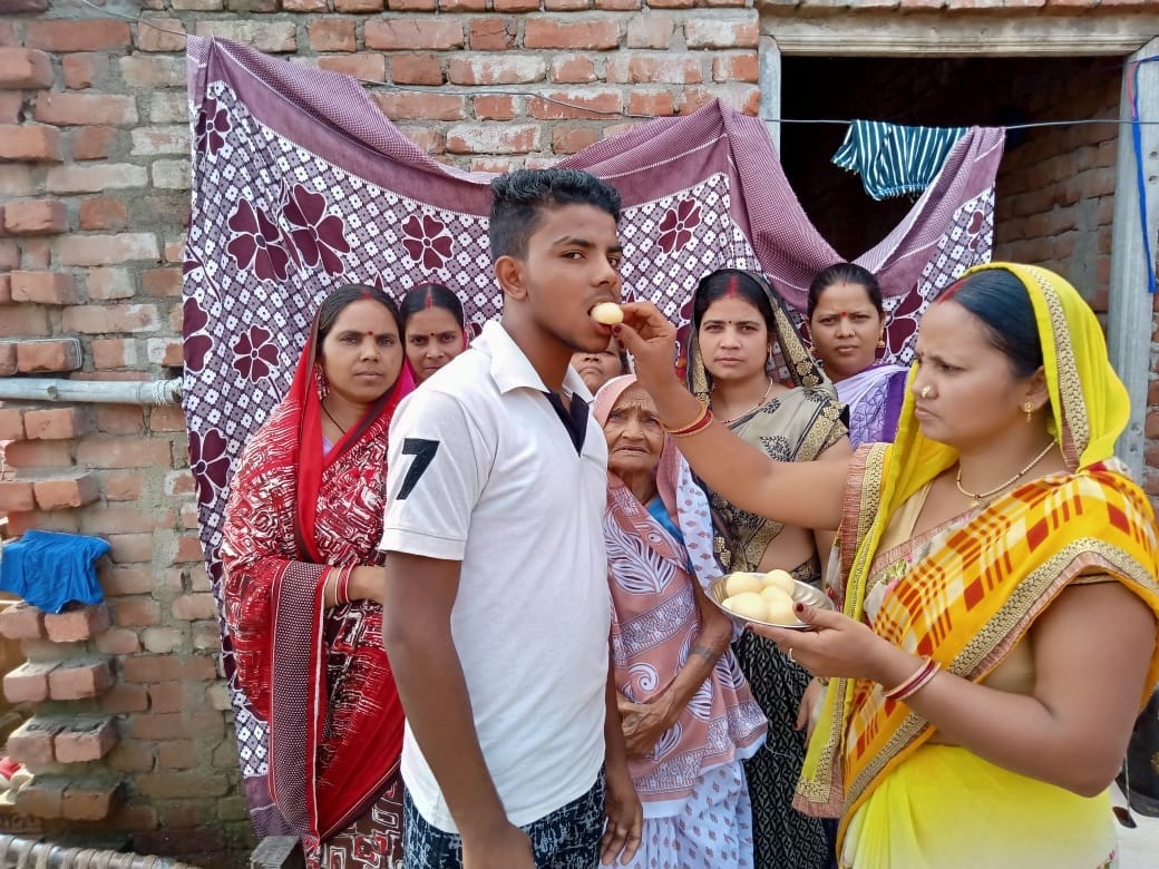 Himanshu in high school and Aakanksha district in Inter topped the list of superiority