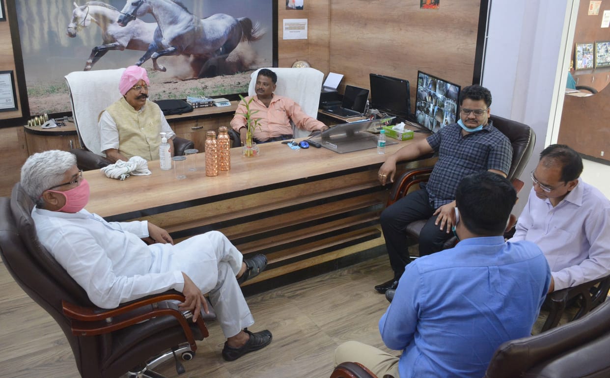 State Minister talk to Chief Minister for garment park in Aligarh