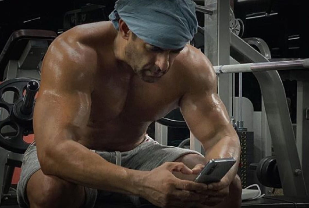 Salman Khan share midnight workout session see photo