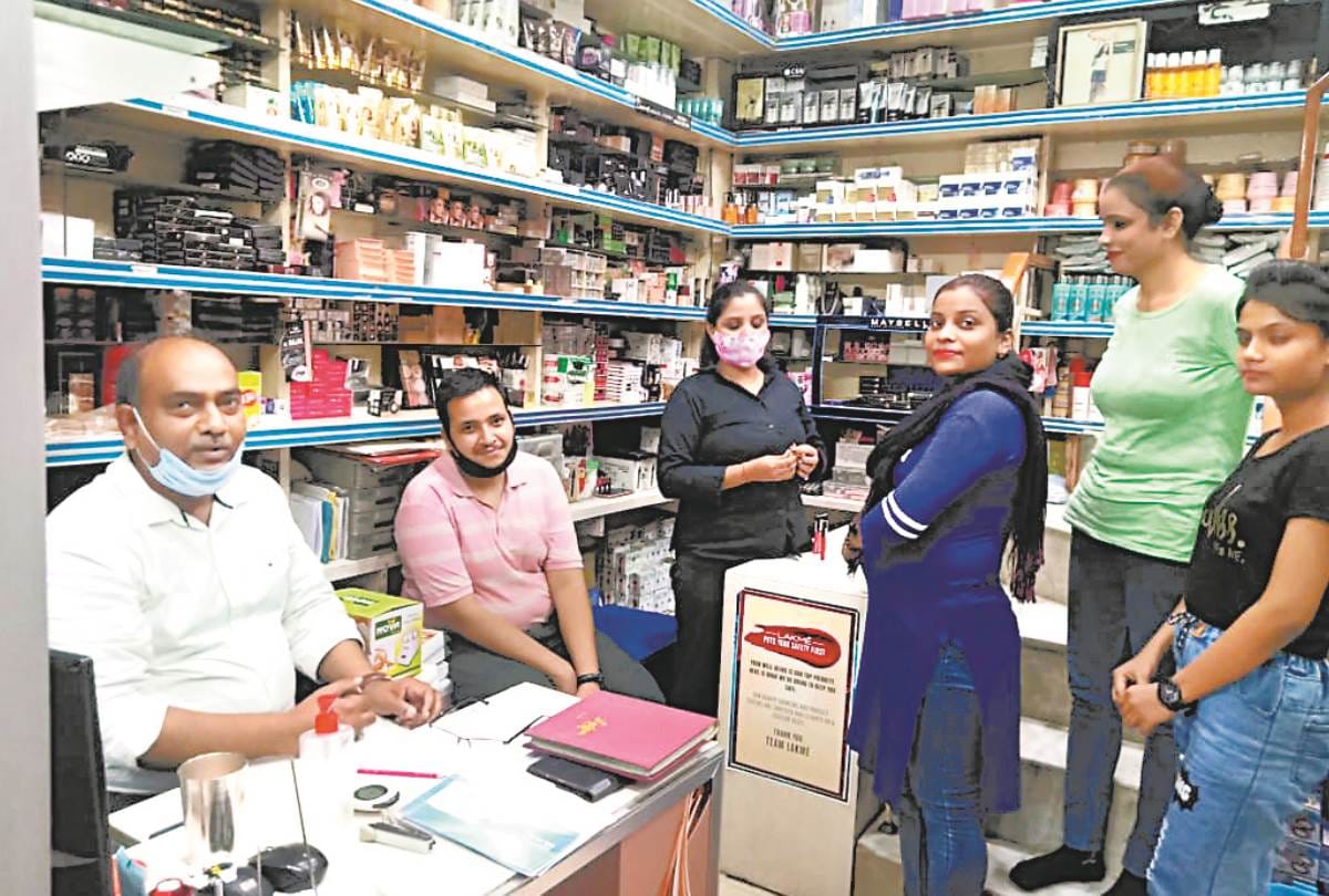 covid 19 effect on cosmetic shops in lucknow