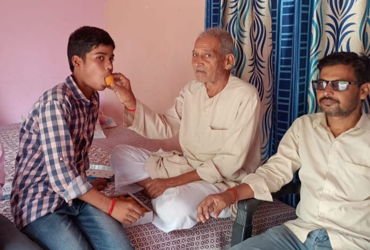High School Surya Yash and Alok became topper in Intermediate at Siddharthnagar