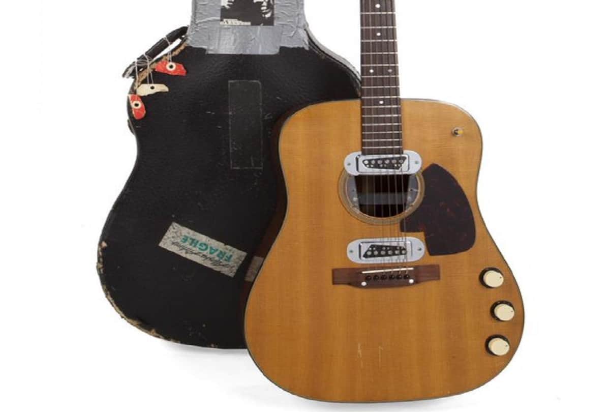 Worlds most expensive guitar of Kurt Cobain Sold for Record 6 Million dollars at Auction