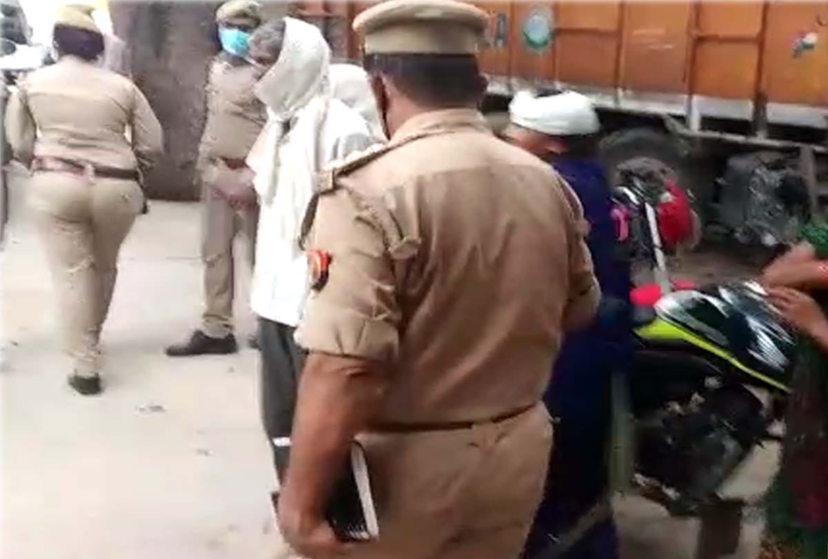 viral video of police misbehave with old woman