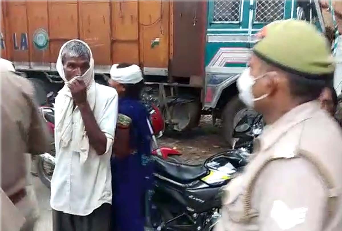 viral video of police misbehave with old woman