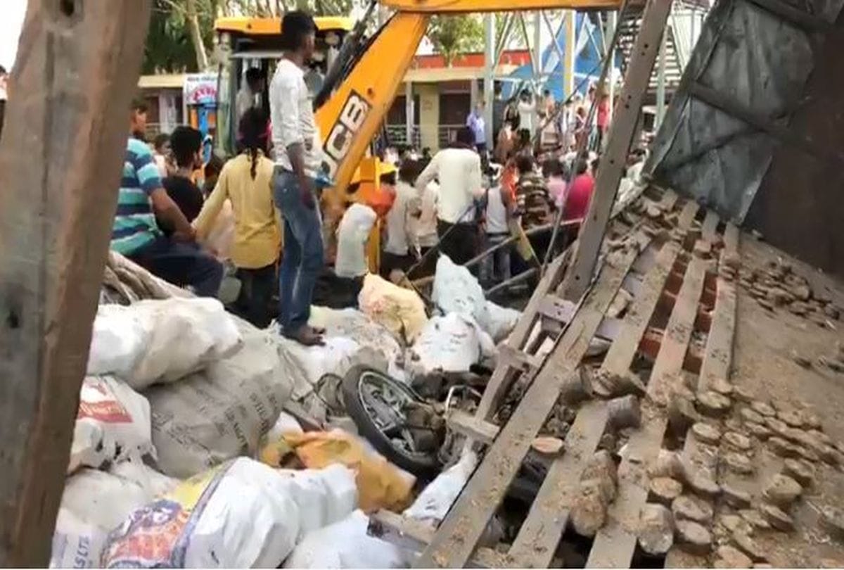 two people dead after truck overturns on agra gwalior highway